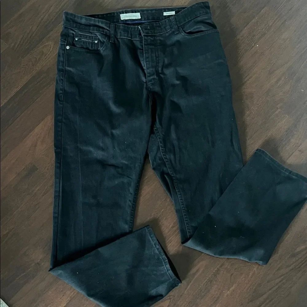Calvin Klein Jeans Men's Dark Black Slim Straight Jeans